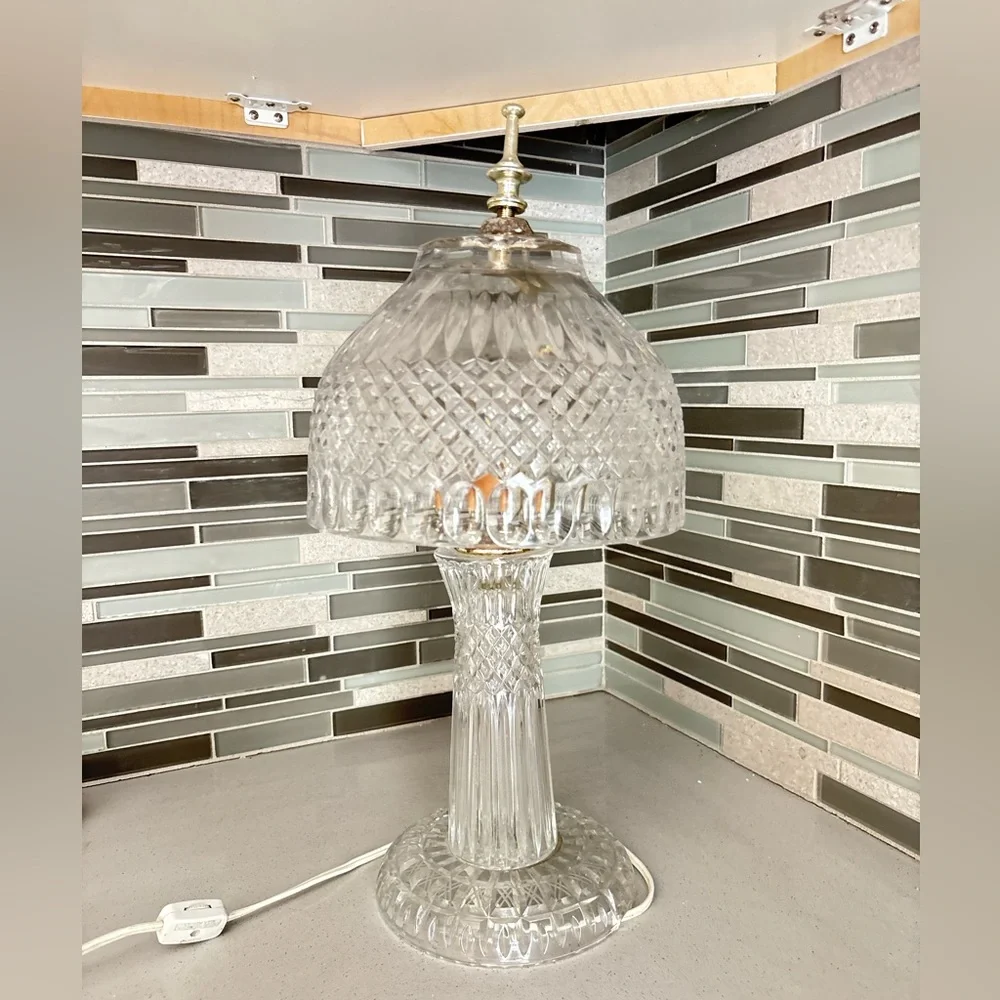 🏡 Vintage Crystal Table Lamp